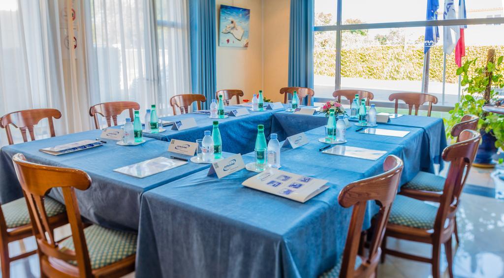 Hotel Ariane Istres Εξωτερικό φωτογραφία